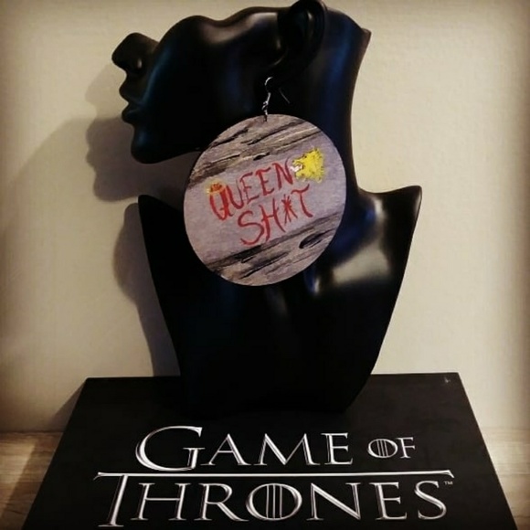 "Queen Cersei" Earrings - Picture 2 of 8